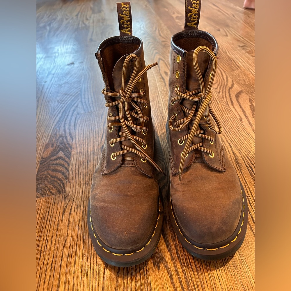 Dr. Martens 7us L Brown Boots